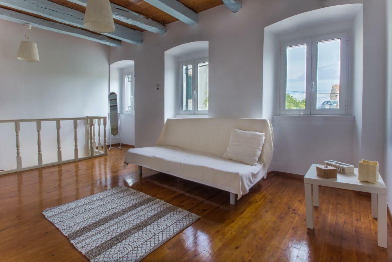 Central House Agrafoi Εξωτερικό φωτογραφία
